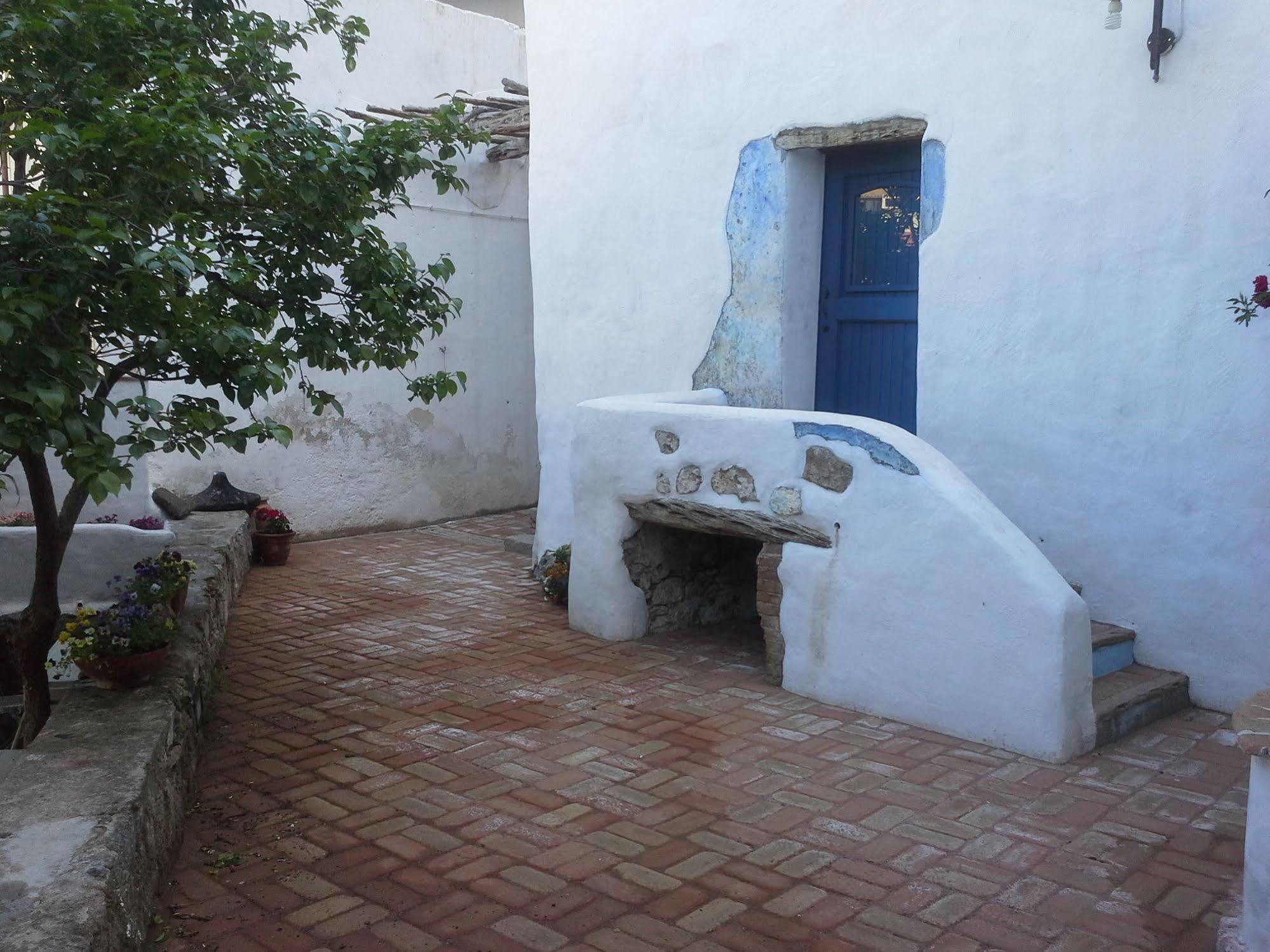 אוליאנה B&B Corte San Lussorio מראה חיצוני תמונה
