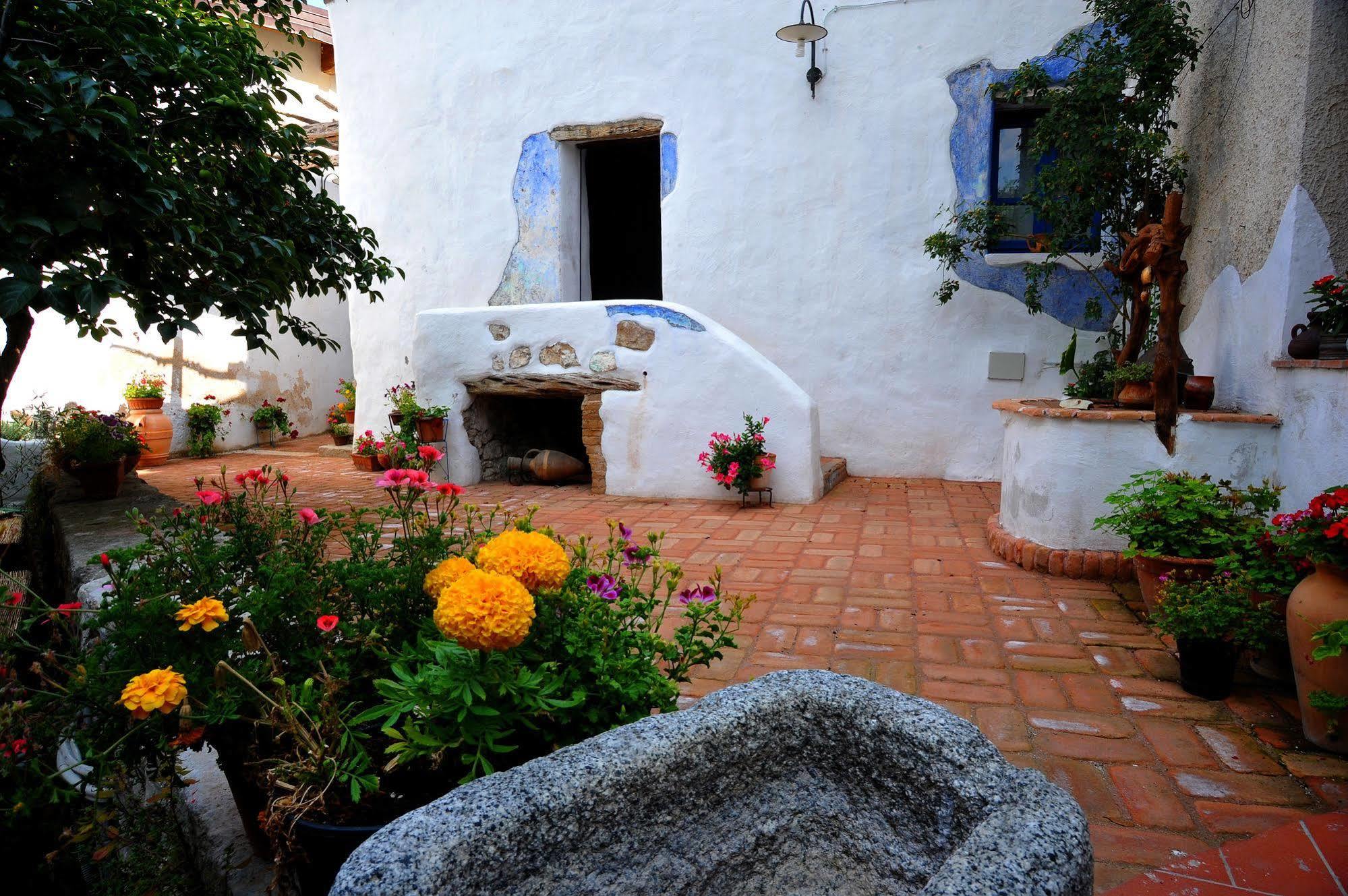 אוליאנה B&B Corte San Lussorio מראה חיצוני תמונה